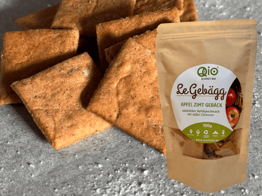 Qio-Food_No.3_GEBAEGG_Apfel-Zimt_Ambiente__Bohnen-Snack