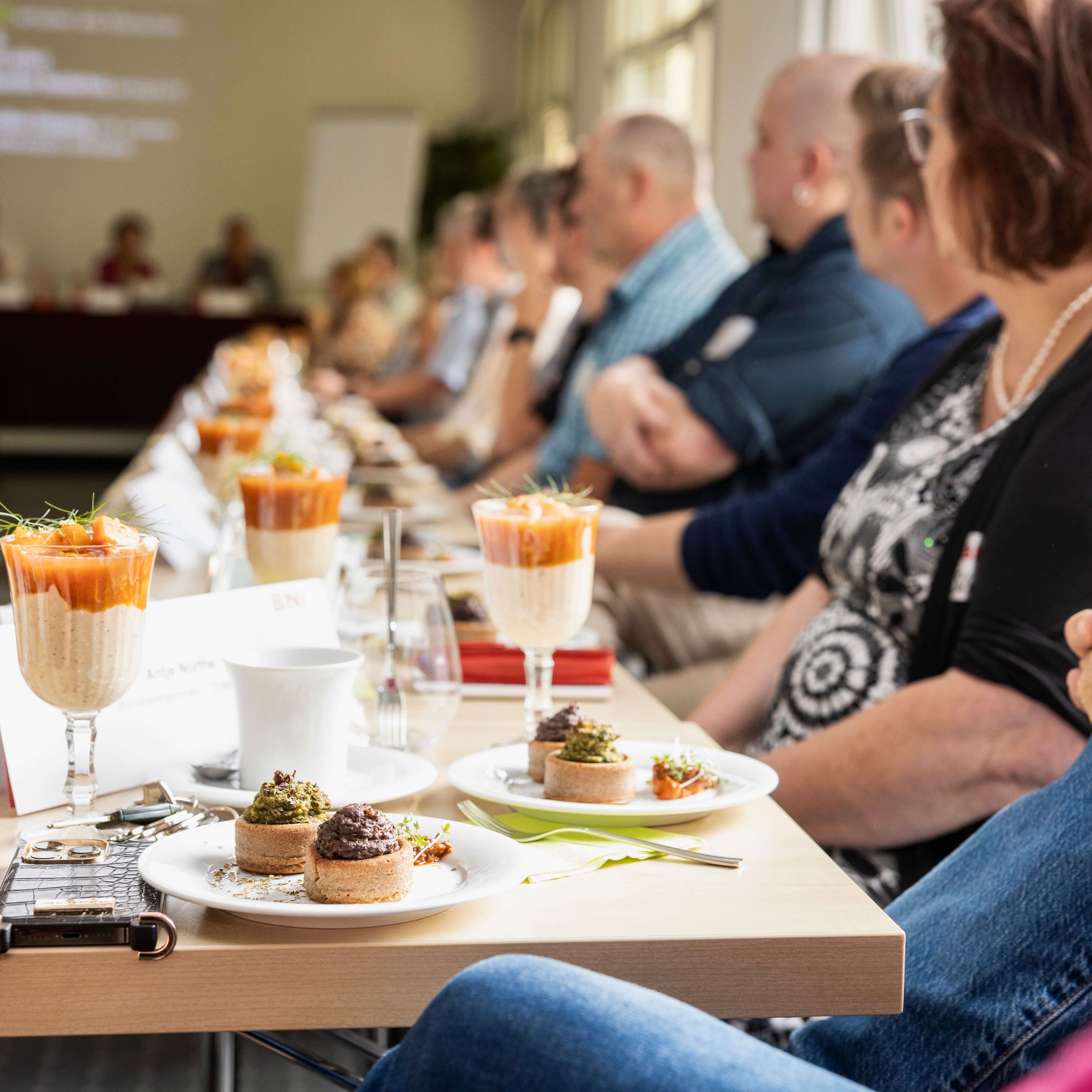 Zell-Energie mit Heike Quendt: Verkostung von leckerem vollwertigem Frühstück für Seminar und Workshop.