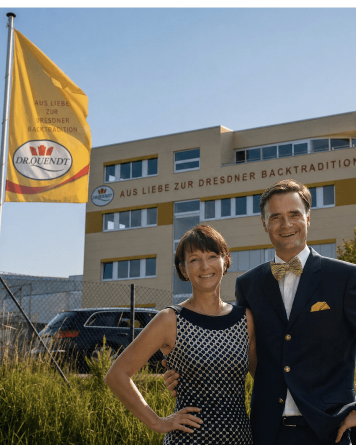 Heike und Matthias Quendt vor dem ehemaligen Familienunternehmen Dr. Quendt in Dresden – über 20 Jahre gemeinsame Unternehmererfahrung prägen heute ihre Vorträge über Führung, Veränderung und Zuversicht.