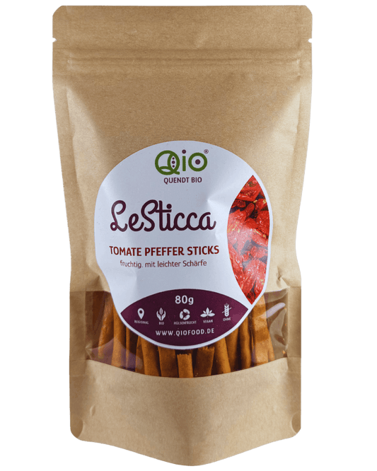 Qio Bio Sticca Tomaten Pfeffer (80g) aus 100 % Bio-Ackerbohnenmehl – vegan, ohne Getreidemehl und aus regionaler Wertschöpfung.