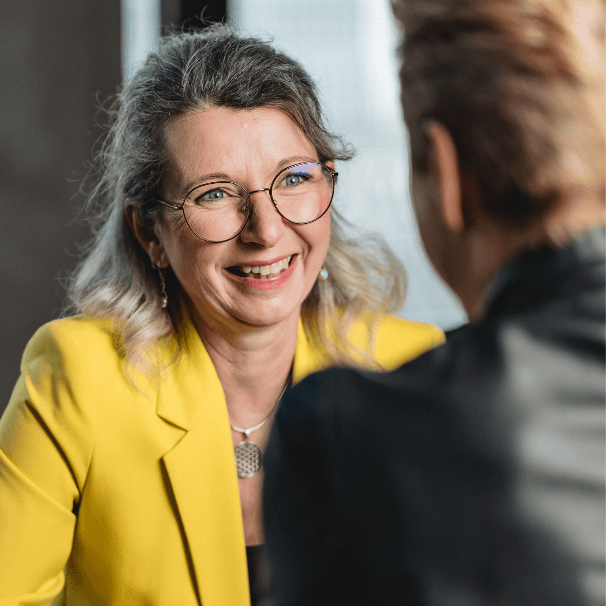 Heike Quendt begleitet Menschen in der Qio Food Akademie persönlich auf ihrem Weg zu einer alltagstauglichen und ganzheitlichen Ernährung.